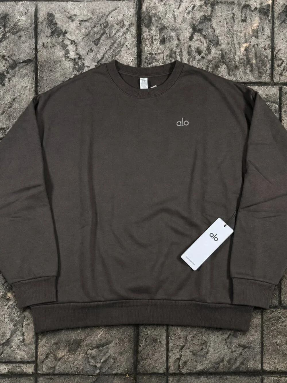 Alo Yoga Accolade Crew Neck Pullover Brown